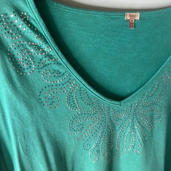 Reba women plus size top - Picture 6 of 6